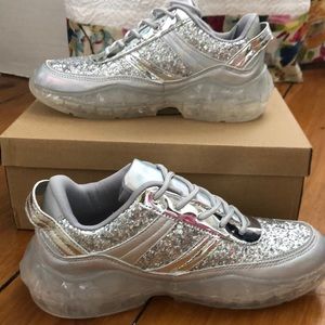 ✨ Sparkles ✨ NWT Fashion Sneakers Sz 7.5
